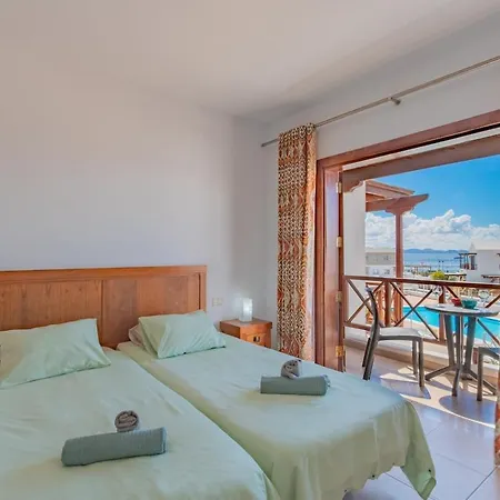 Casa Del Mar Ilic With Communal Pool And Sea Views شقة