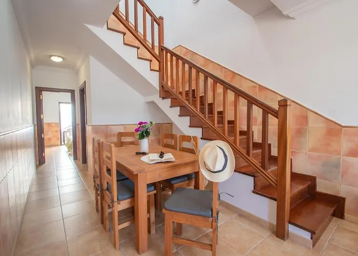 Casa Del Mar Ilic With Communal Pool And Sea Views Playa Blanca (Lanzarote)