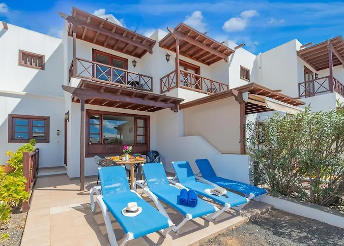 Casa Del Mar Ilic With Communal Pool And Sea Views Apartment *