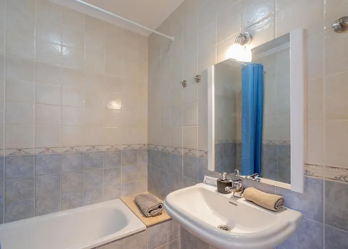 Casa Del Mar Ilic With Communal Pool And Sea Views Apartment *