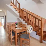 Casa Del Mar Ilic With Communal Pool And Sea Views Playa Blanca (Lanzarote)