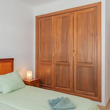 Casa Del Mar Ilic With Communal Pool And Sea Views Playa Blanca (Lanzarote)