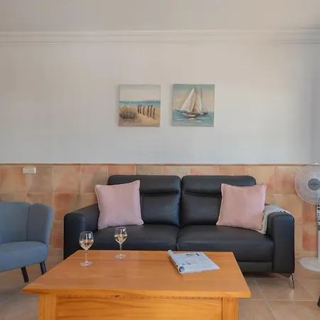 Casa Del Mar Ilic With Communal Pool And Sea Views *