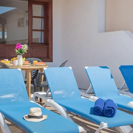 Casa Del Mar Ilic With Communal Pool And Sea Views Apartman Playa Blanca