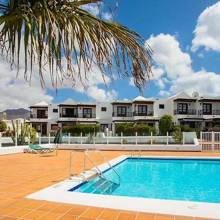 Apartment Casa Del Mar Ilic With Communal Pool And Sea Views Playa Blanca (Lanzarote)