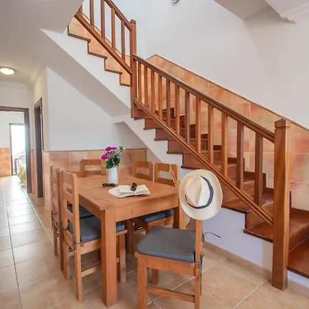 Casa Del Mar Ilic With Communal Pool And Sea Views Playa Blanca
