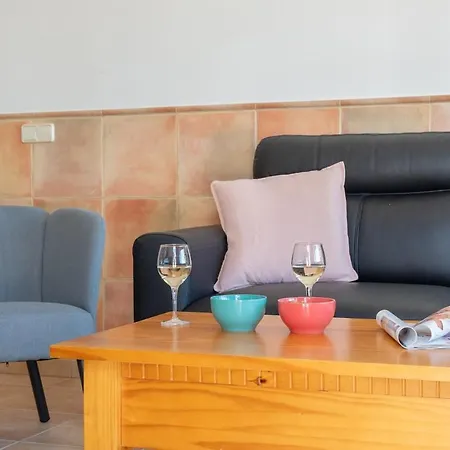 Casa Del Mar Ilic With Communal Pool And Sea Views Apartment *