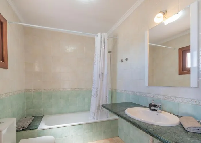 Casa Del Mar Ilic With Communal Pool And Sea Views 公寓 *