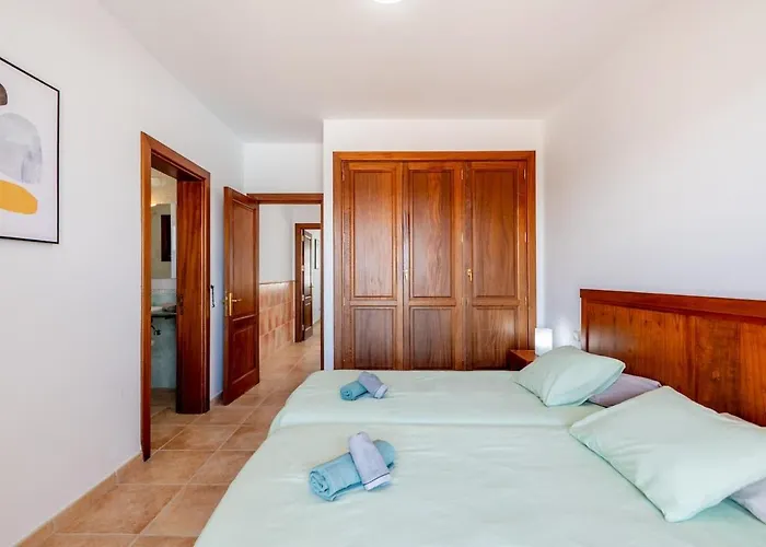 Casa Del Mar Ilic With Communal Pool And Sea Views Lägenhet