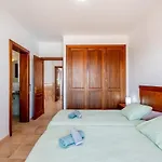 Casa Del Mar Ilic With Communal Pool And Sea Views Apartamento